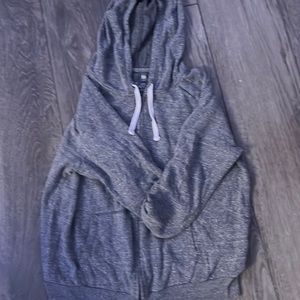 Size extra large SO zip up sweatshirt smaller than the tag says